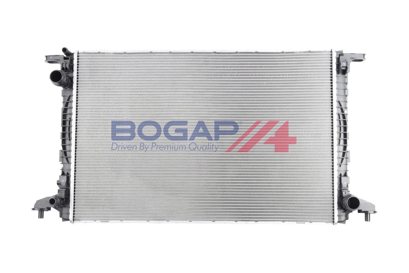Радіатор охолодження двигуна BOGAP A4210113 - zapix