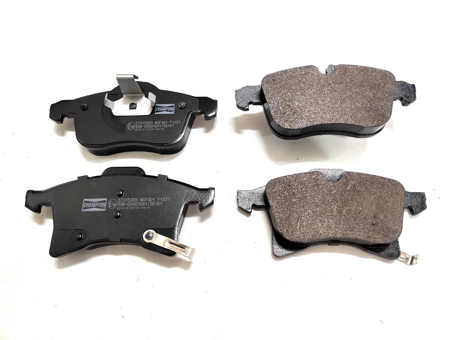 Гальмівні колодки дискові CHAMPION 573153CH