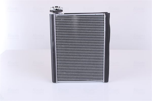 Випарник кондиціонера NISSENS 92368 - zapix